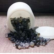 Nylon can with agate balls